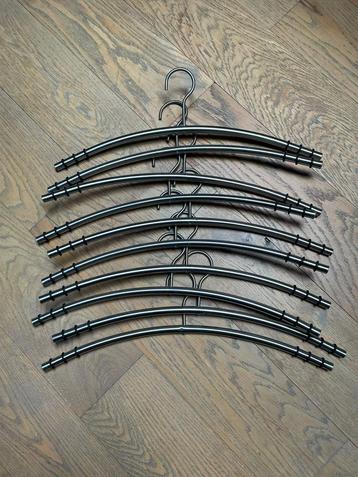 10x metalen kledinghangers beschikbaar voor biedingen