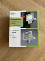 Led buitenstraler met sensor nieuw, Minder dan 50 watt, Wandlamp, Ophalen of Verzenden, Netvoeding
