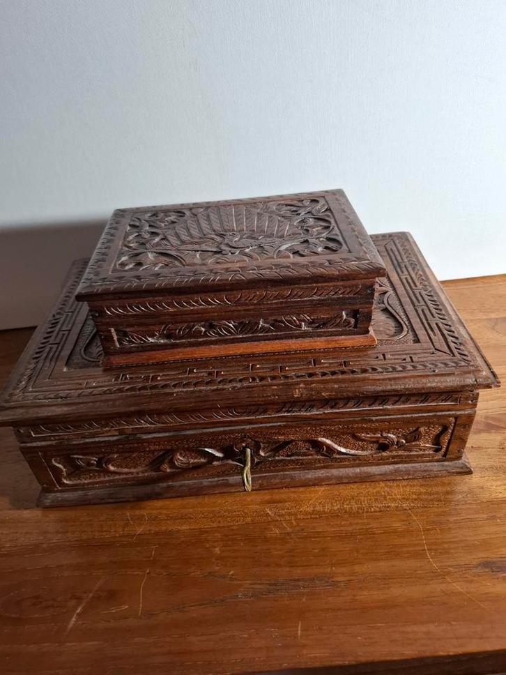 Twee Aziatische houten kistjes., Antiek en Kunst, Kunst | Niet-Westerse kunst, Ophalen of Verzenden