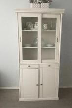 Crème/witte vitrinekast met glazen schuifdeuren, Ophalen of Verzenden