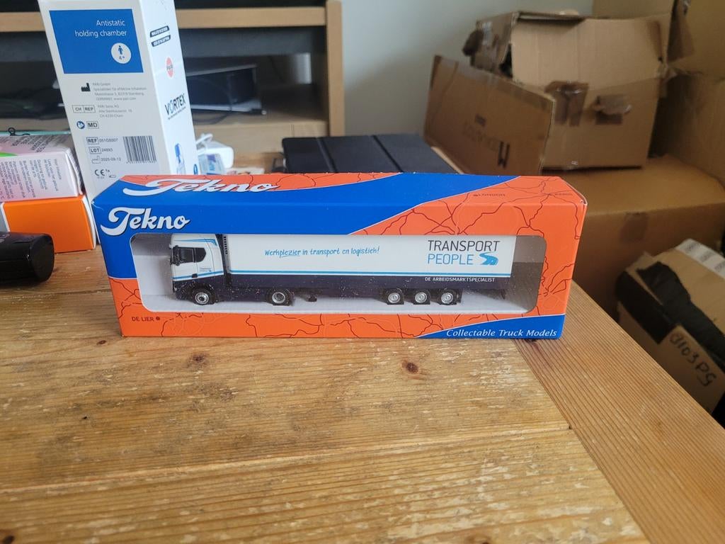 Scania transport People, Hobby en Vrije tijd, Modelauto's | 1:87, Overige merken, T, Nieuw, T