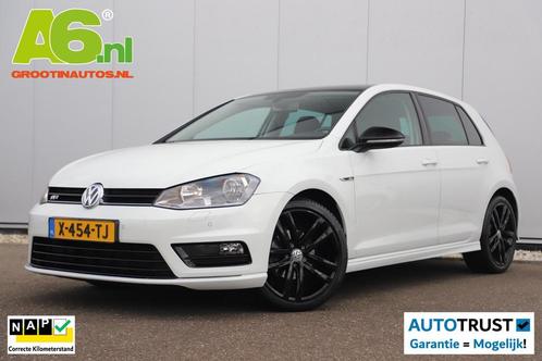 Volkswagen Golf 1.2 TSI Connected Series R-Line 18 inch Zwar, Auto's, Volkswagen, Bedrijf, Te koop, Golf, ABS, Achteruitrijcamera