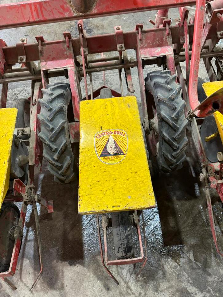 Becker bietenzaaier uit 1976, Zakelijke goederen, Agrarisch | Werktuigen, Akkerbouw, Zaaien, Planten of Poten, Ophalen