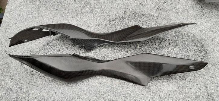 Aprilia rsv gen2 carbon origineel factory lichtgewicht

Orig, Motoren, Accessoires | Overige, Ophalen