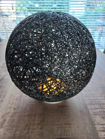 Decoratieve Bol Lamp beschikbaar voor biedingen