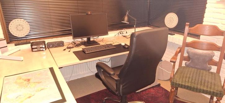 zeer mooie kantoorinrichting, Huis en Inrichting, Bureaus, Zo goed als nieuw, In hoogte verstelbaar, Ophalen