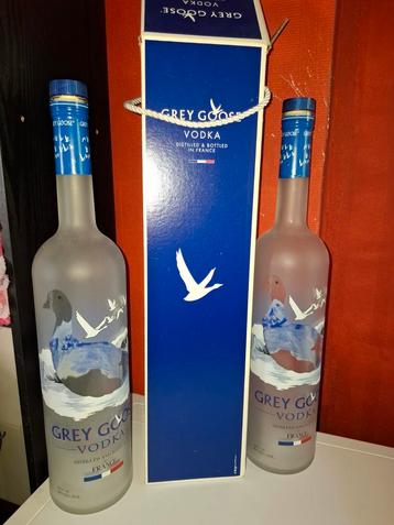 Grey Goose 3 flessen van inhoud 3-liter, leeg, dat wel beschikbaar voor biedingen