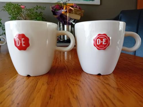 2  cappuccino/ koffie kop / DOUWE EGBERTS /NICOLAI CARELS, Huis en Inrichting, Keuken | Servies, Zo goed als nieuw, Kop(pen) en/of Schotel(s)