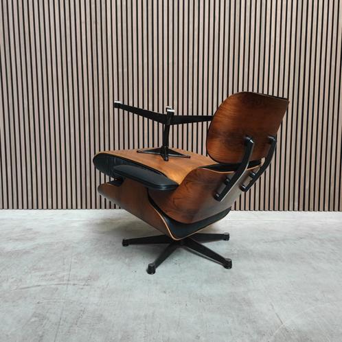 Vitra Eames lounge chair en Ottoman, Huis en Inrichting, Fauteuils, Zo goed als nieuw, Hout, Leer, 75 tot 100 cm, Minder dan 75 cm