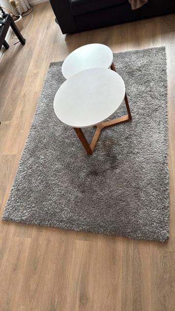 Salontafeltjes en vloerkleed beschikbaar voor biedingen