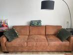 Bruine driezitsbank met preston stof, Huis en Inrichting, Banken | Bankstellen, Ophalen, Hout, 250 tot 300 cm, Gebruikt