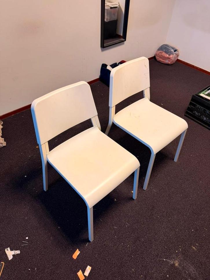 2 witte IKEA Theodores stoelen, Huis en Inrichting, Stoelen, Gebruikt, Twee, Wit, Ophalen
