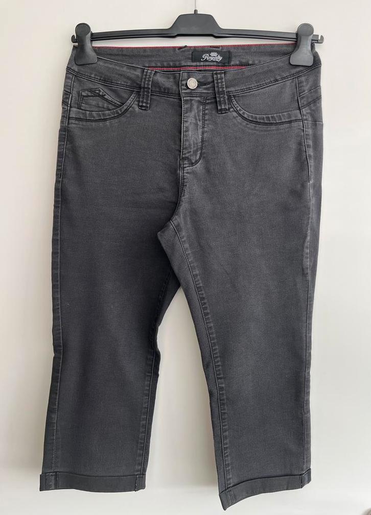 Stone black capri maat 40/42, Kleding | Dames, Spijkerbroeken en Jeans, Gedragen, W33 - W36 (confectie 42/44), Zwart, Ophalen of Verzenden