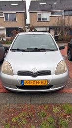 Toyota Yaris 1.3 16V 3DR Linea Luna 2000 Grijs, Auto's, Toyota, Voorwielaandrijving, 1299 cc, Overige carrosserieën, 400 kg