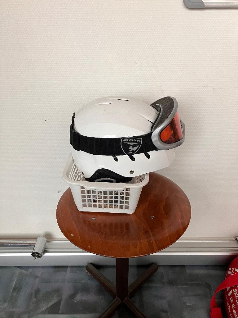 skihelm en skibril, Overige typen, Zo goed als nieuw, Minder dan 100 cm, Ophalen
