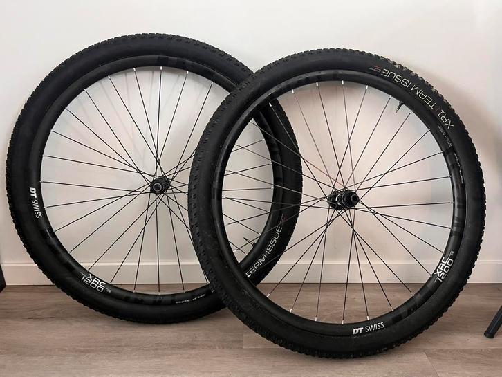 DT Swiss XRC 1200 29” carbon mountainbike velgen en banden!, Fietsen en Brommers, Fietsonderdelen, Gebruikt, Mountainbike, Wiel