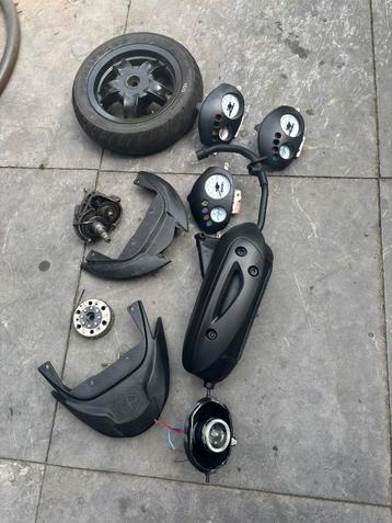 Scooter onderdelen piaggio2/4t beschikbaar voor biedingen