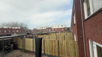 hout-beton 21planken grenen schutting €110,- pm incl montage beschikbaar voor biedingen