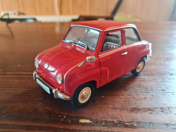 1:18 Goggomobil Rood Revell, Hobby en Vrije tijd, Modelauto's | 1:18, Zo goed als nieuw, Auto, Revell, Ophalen of Verzenden