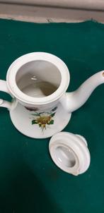 Theepot van aardewerk, wit met bloemen, PMR Bavaria, Jaeger, Ophalen of Verzenden