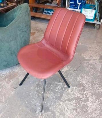 Set van 4 lederen stoelen  beschikbaar voor biedingen