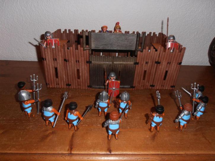 Playmobil Romeins fort + soldaten wordt barbaren aangevallen, Kinderen en Baby's, Speelgoed | Playmobil, Gebruikt, Los playmobil