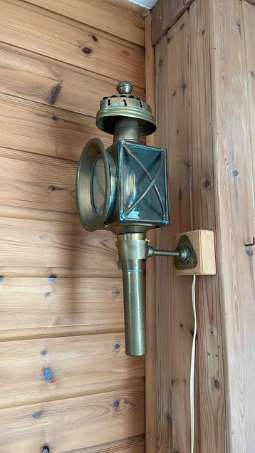 Koperen koetslamp beschikbaar voor biedingen