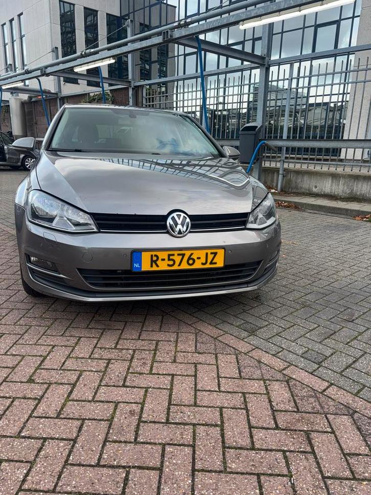 Volkswagen Golf 1.4 TSI 92KW 5D DSG 2015 Grijs, Auto's, Volkswagen, Particulier, Golf, Benzine, Hatchback, Automaat, Geïmporteerd