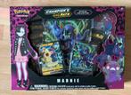 Pokemon Champions Path Marnie Special Collection Box NIEUW, Ophalen of Verzenden, Nieuw, Boosterbox, Foil