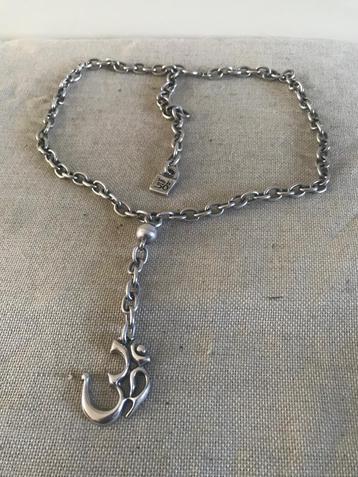 Uno de 50 ketting (61) met ohm teken beschikbaar voor biedingen