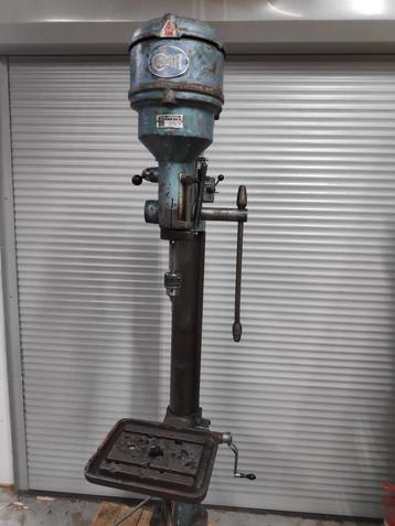 Cordia kolomboormachine tandwiel geschakeld  beschikbaar voor biedingen