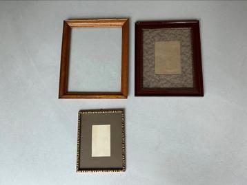 3 Antieke lijsten €3/p.st. (eiken lijst met glas 38.5/31cm) beschikbaar voor biedingen