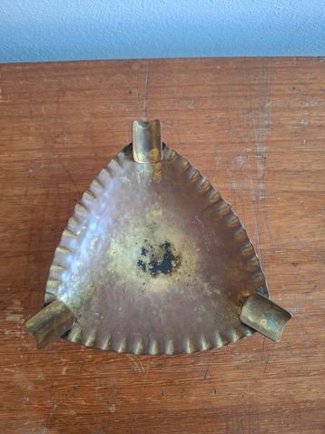 Amsterdamse school asbak beschikbaar voor biedingen