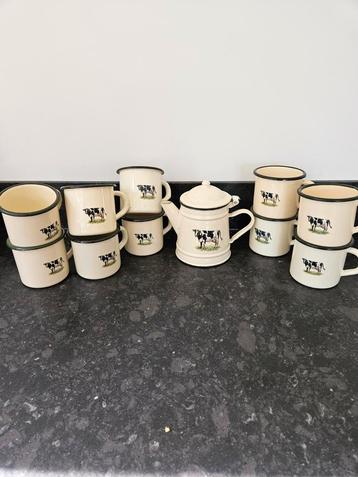 Emaille Koe Servies Set beschikbaar voor biedingen