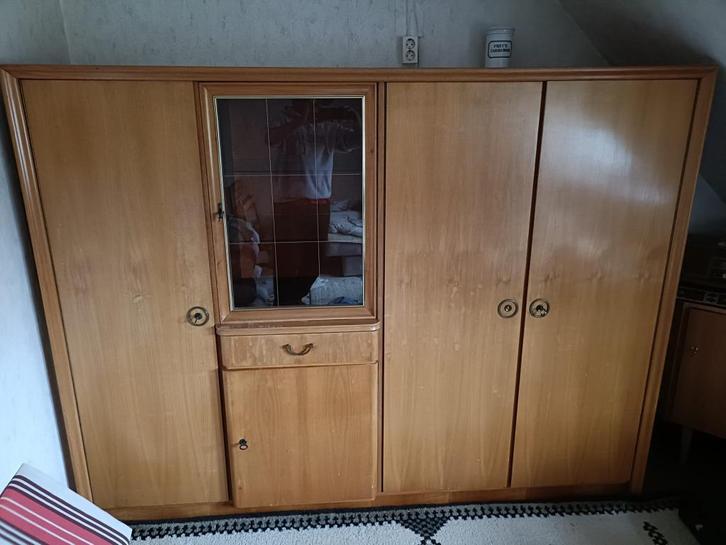 Vintage kledingkast jaren 1950 tot 1970, Antiek en Kunst, Curiosa en Brocante, Ophalen