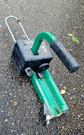 Doseer automaat 2k Plamuur beschikbaar voor biedingen