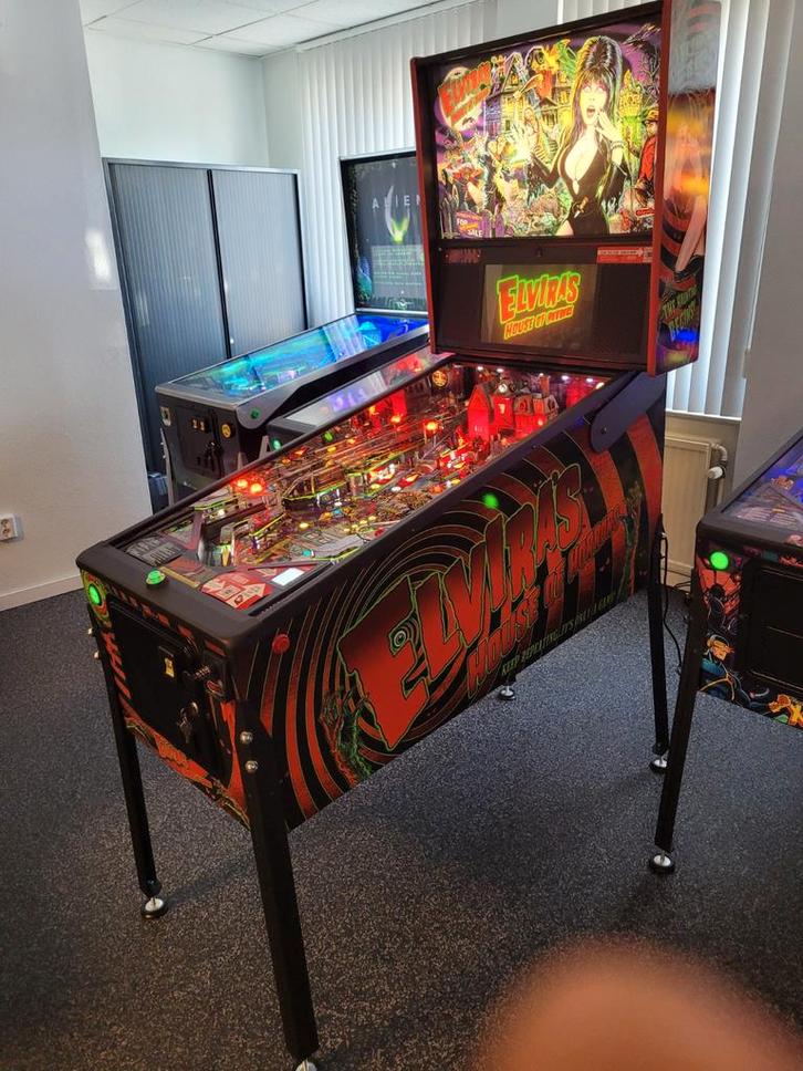 Elvira House of Horrors Premium van Stern Pinball HUO, Verzamelen, Automaten | Flipperkasten, Nieuw, Elektronisch, Flipperkast