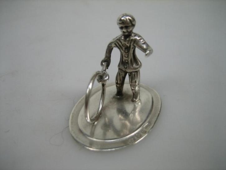 Zilver Miniatuur Kind met Hoepel uit ca.1981 van J. Weeda, Antiek en Kunst, Antiek | Goud en Zilver, Zilver, Verzenden