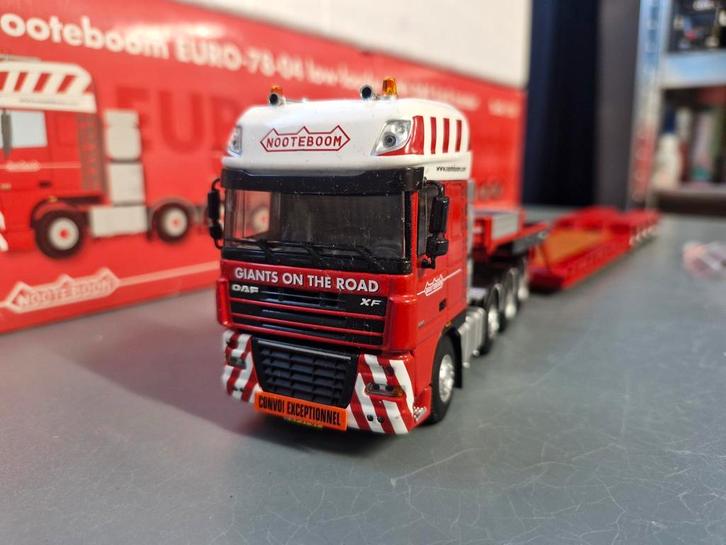 DAF XF zwaartansport trekker met nooteboom dieplader uitschu, Hobby en Vrije tijd, Modelauto's | 1:50, Zo goed als nieuw, Bus of Vrachtwagen