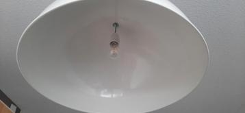 Witte Hanglamp - Modern Design beschikbaar voor biedingen