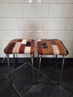 Set van 2 vintage krukken met nieuwe lederen stoffering, Overige materialen, Gebruikt, Vintage, Ophalen of Verzenden