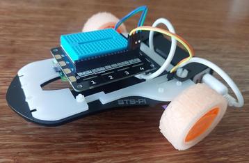 Raspberry pi zero, STS-pi robot car met explorerHAT beschikbaar voor biedingen