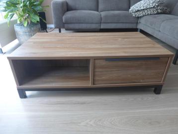 Salontafel in bruin tint met 2 lades en opbergruimte beschikbaar voor biedingen