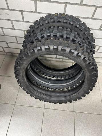 Crossband 3 stuks 19 inch Pirelli en Dunlop beschikbaar voor biedingen