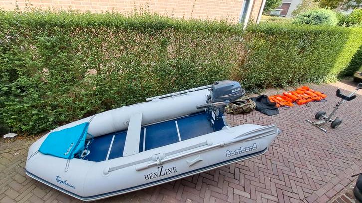 Bombard typhoon 335 rubberboot 4pk motor, Watersport en Boten, Rubberboten, Zo goed als nieuw, Minder dan 70 pk, Benzine, Ophalen