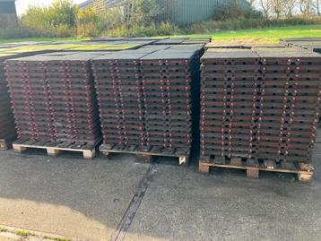 🐴 840 rubberen tegels, staltegels 50x50x6,5cm 🐴 beschikbaar voor biedingen