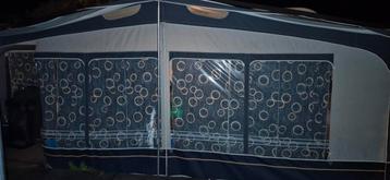 Voortent met luifel  beschikbaar voor biedingen