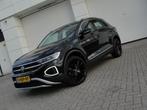 VW T-Roc 1.5 TSI 150pk 7-DSG /2022/ Zwart/INRUIL MOGELIJK, 65 €/maand, 1258 kg, USB, 4 cilinders
