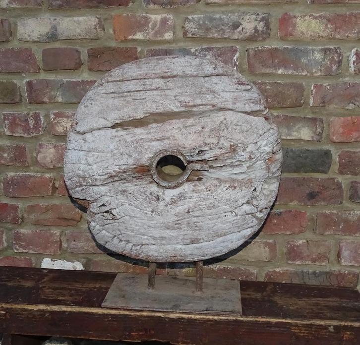 hoffz woondecoratie houten wiel op standaard, Antiek en Kunst, Curiosa en Brocante, Ophalen