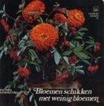 Bloemen schikken met weinig bloemen: vaardige handen 36, Boeken, Wonen en Tuinieren, Gelezen, Ophalen of Verzenden